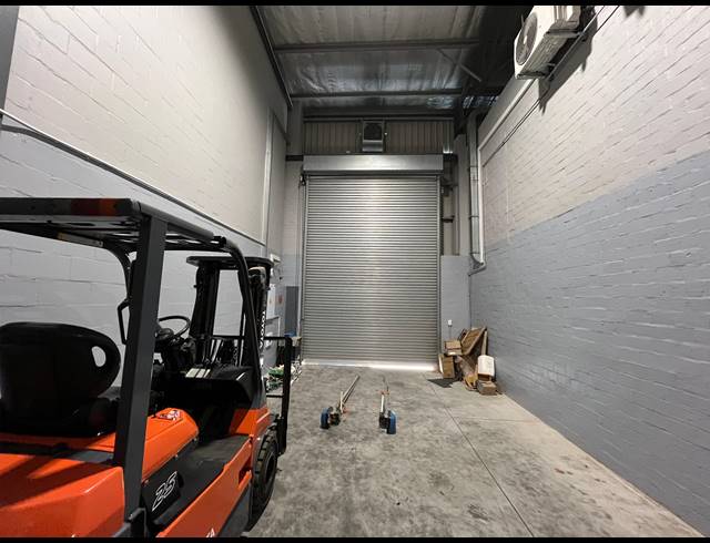 344M² WAREHOUSE TO LET IN BELMONT PARK